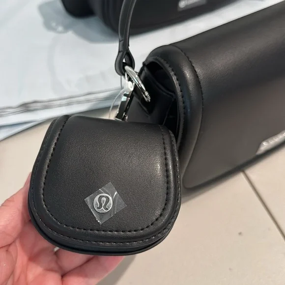 lululemon athletica Black Shoulder Bag Set Leather Alternative Mini Bag 1.2L - Picture 8 of 13